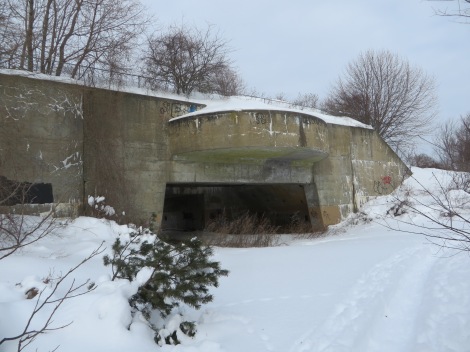 Old World War II batteries used to defend Portsmouth harbor